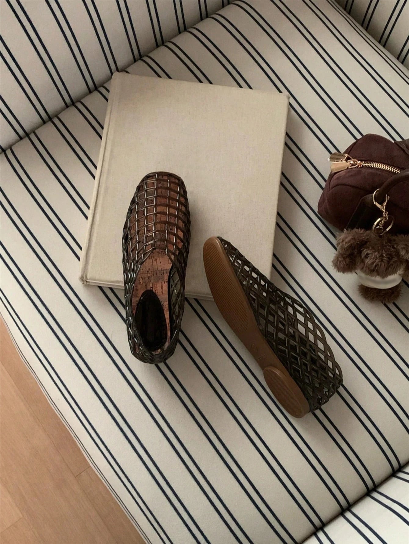 Vintage Full Grid Hollow Closed-Toe Flat Mule Slides With Cork Insole