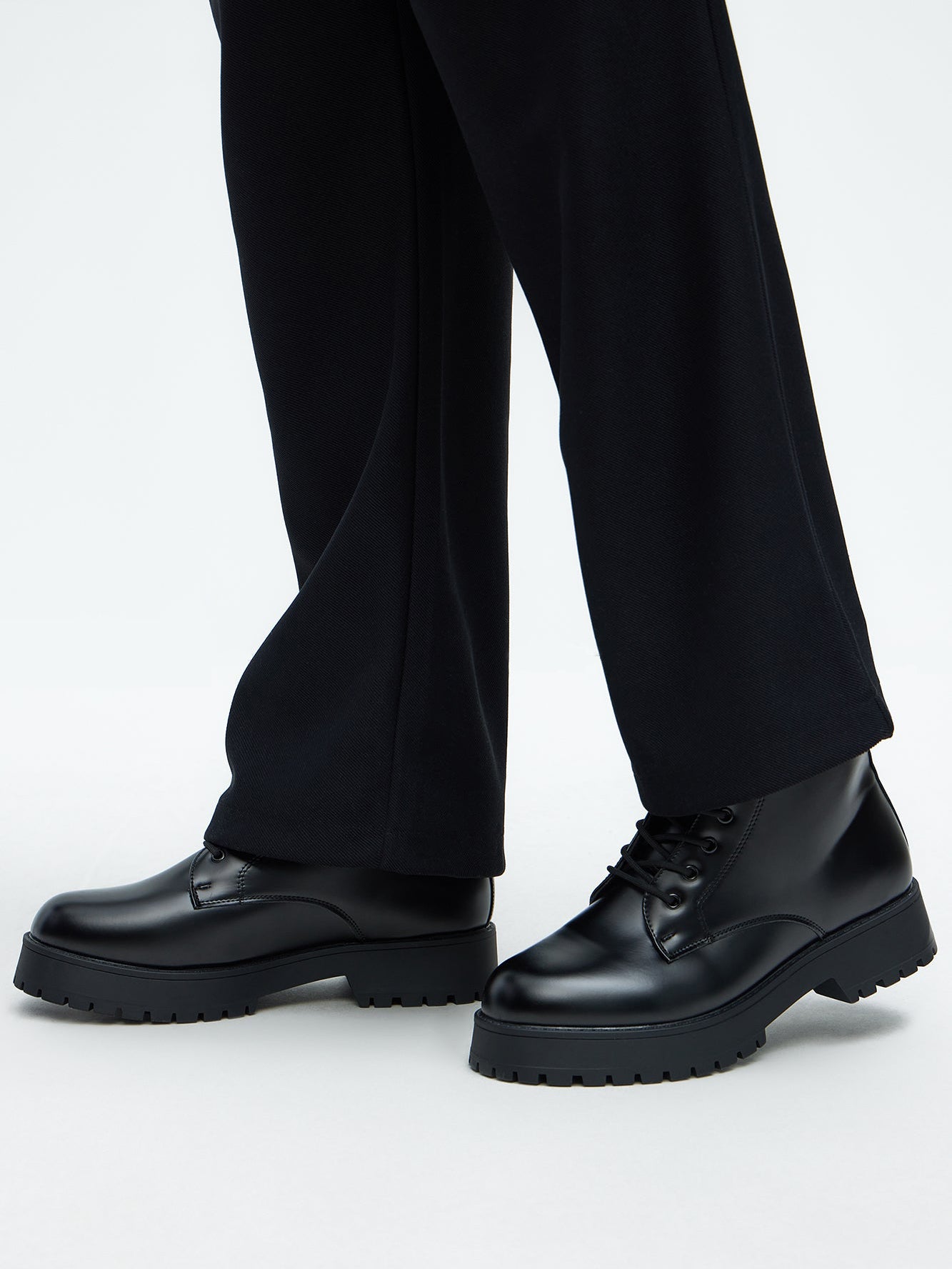 Men's Chunky-Sole Martin Boots | Sleek & Versatile