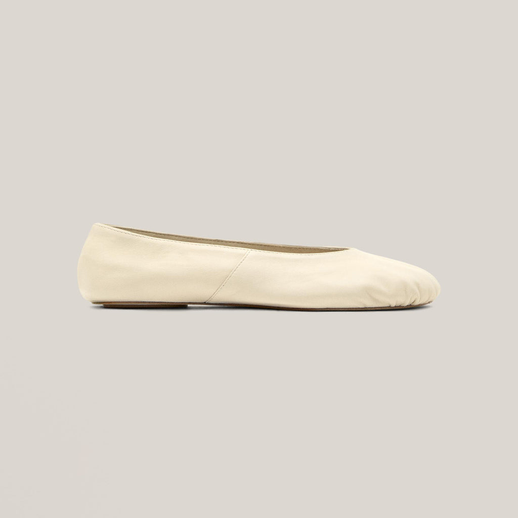 Women's Ruched Leather Ballet Flats