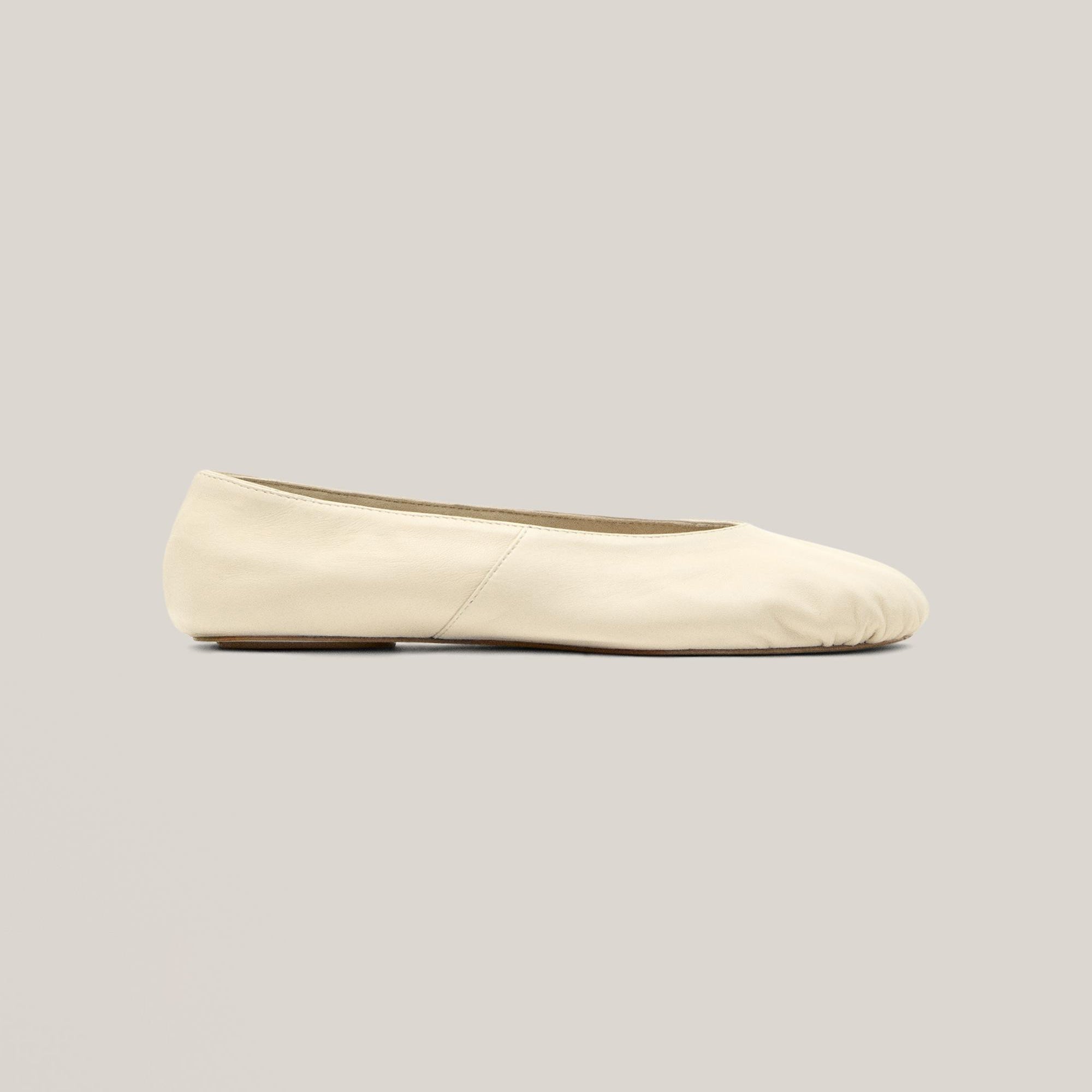 Women's Ruched Leather Ballet Flats