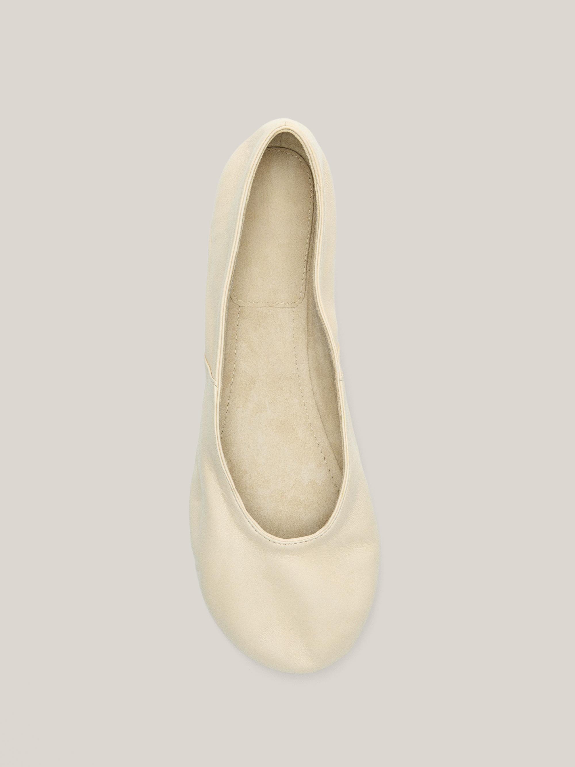 Women's Ruched Leather Ballet Flats