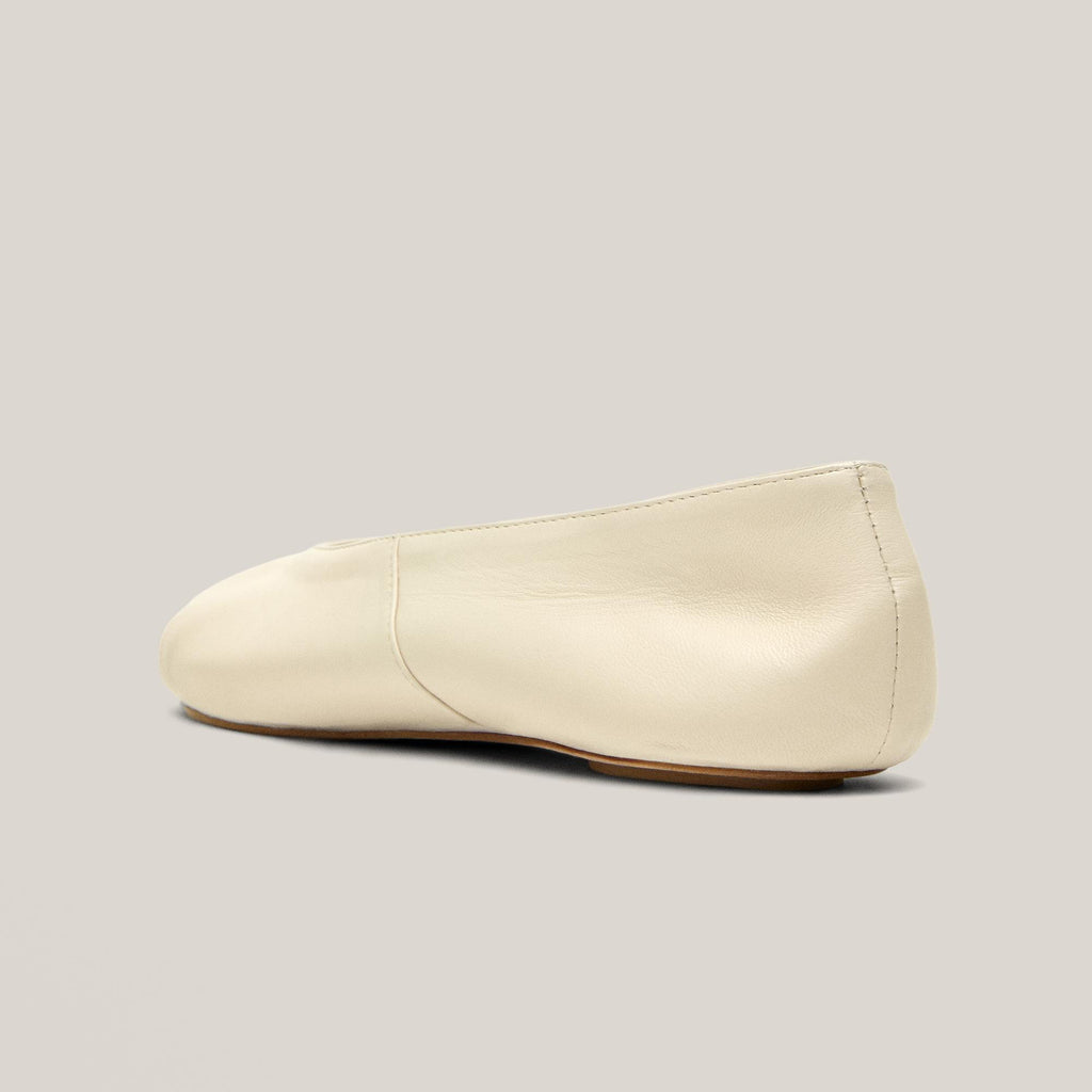 Women's Ruched Leather Ballet Flats