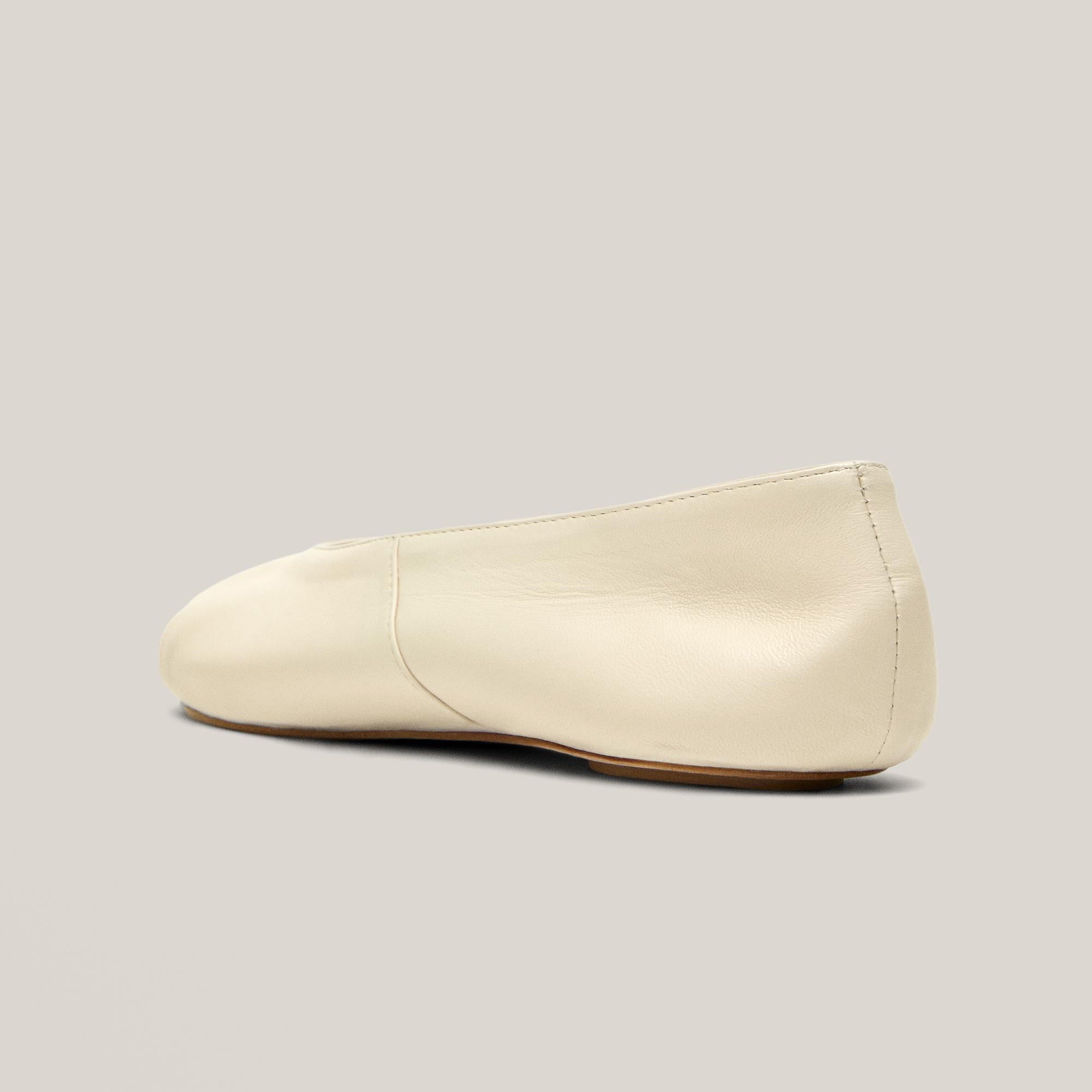 Women's Ruched Leather Ballet Flats