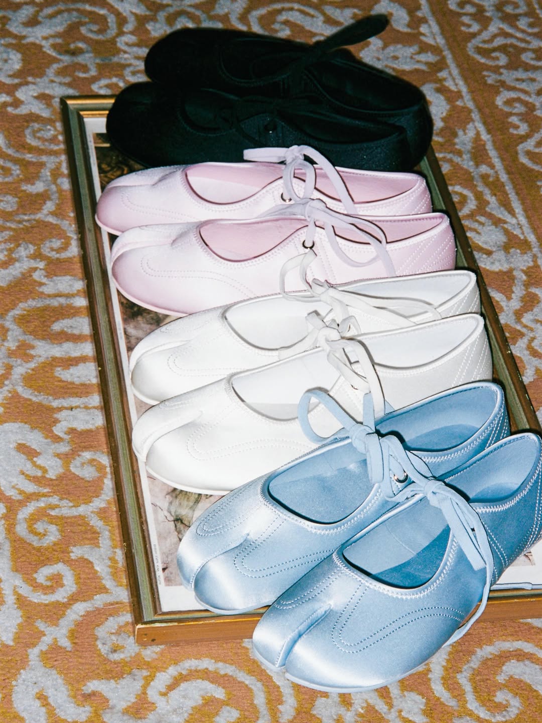 Women's Tabi Satin Ballet Flats