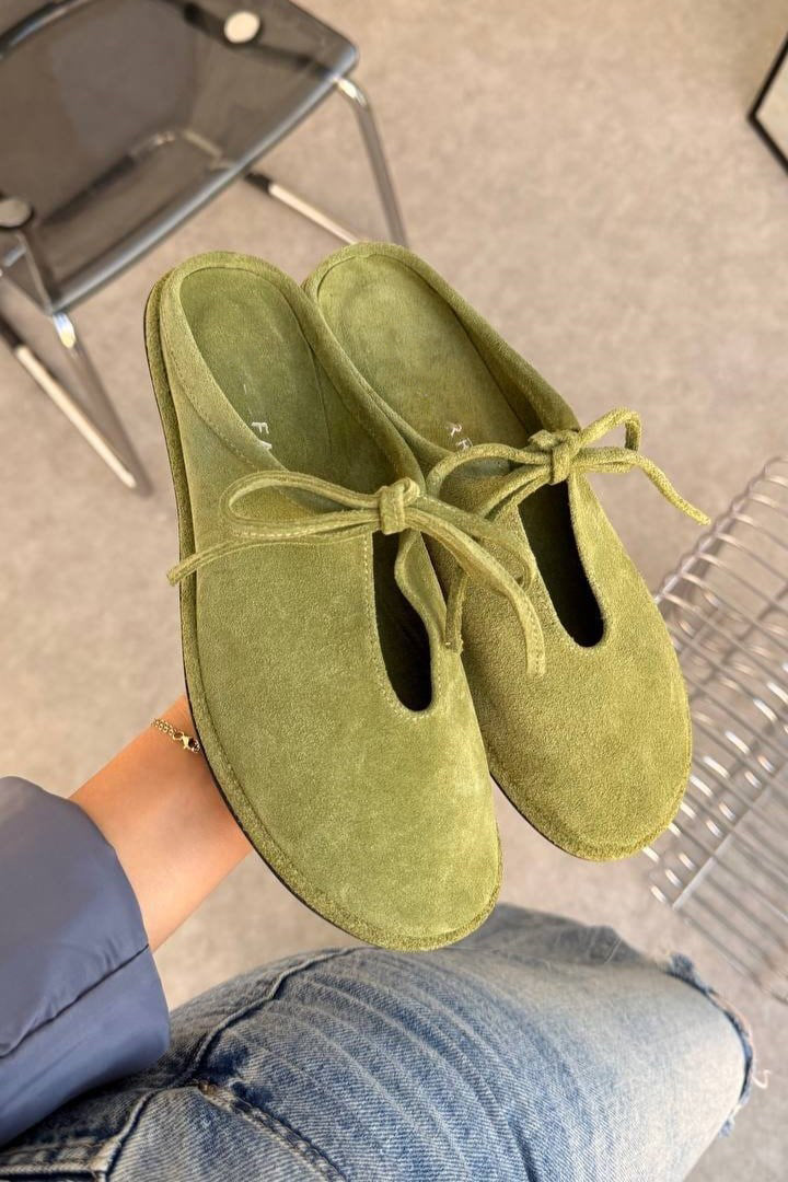 Vintage T-Cut Lace-Up Closed Toe Birken Mule Slides