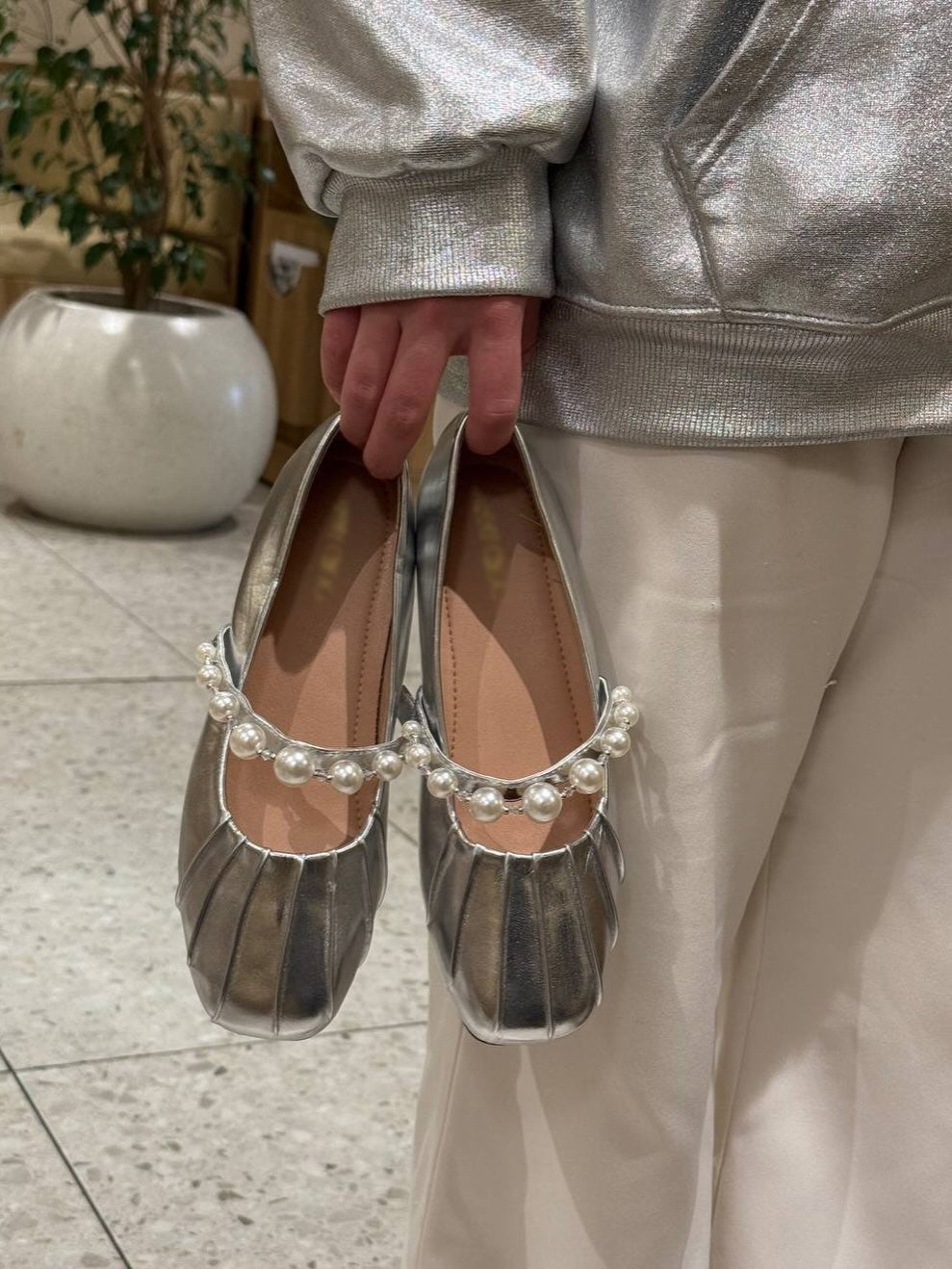 Ladies' Pearl Strap Pleated Square-Toe Ballet Flats
