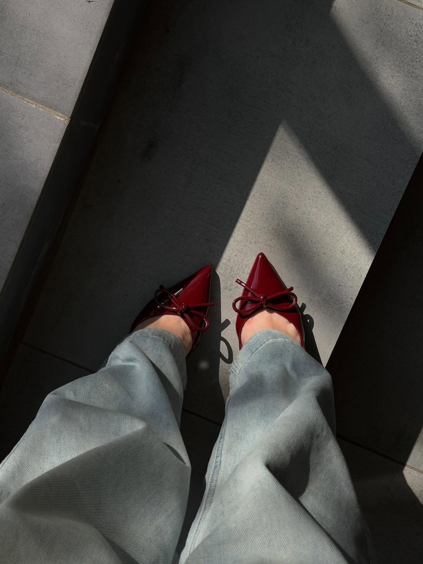 Ladies' Glossy Red Slingback Pumps with Bow Detail