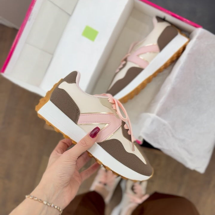 Ladies' Retro Color-Block Lace-Up Sneakers