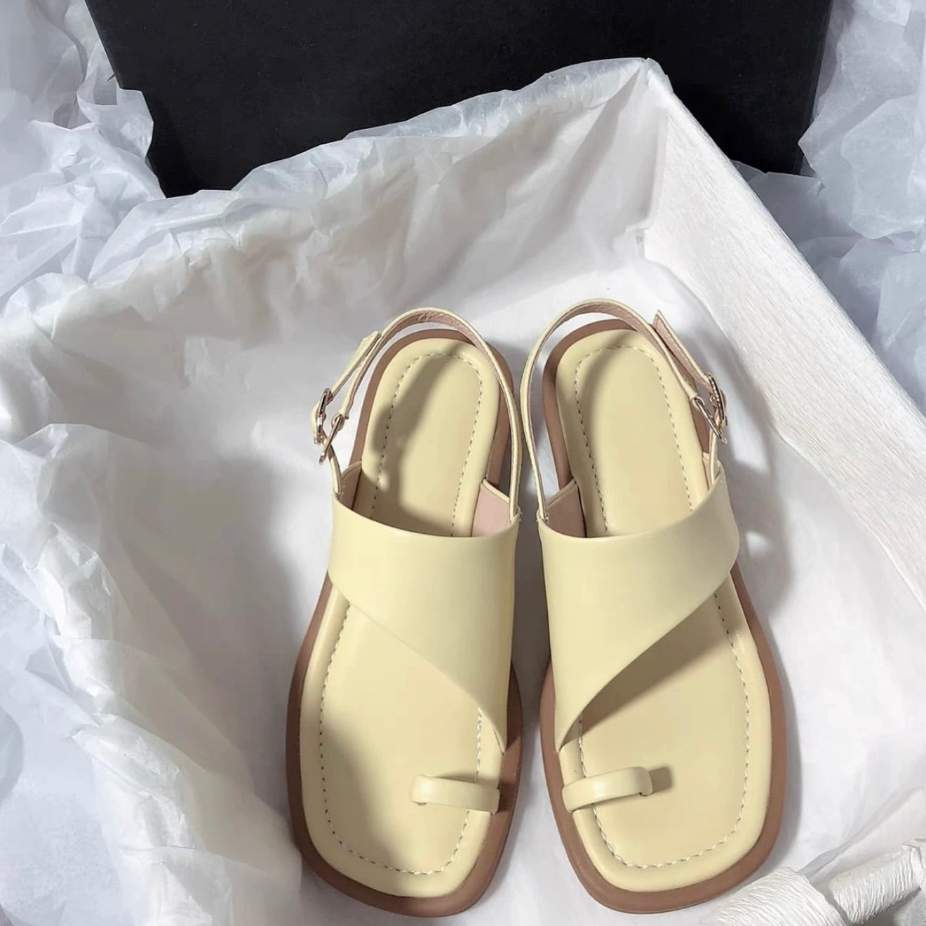 Ladies' Toe Loop Slingback Flat Sandals