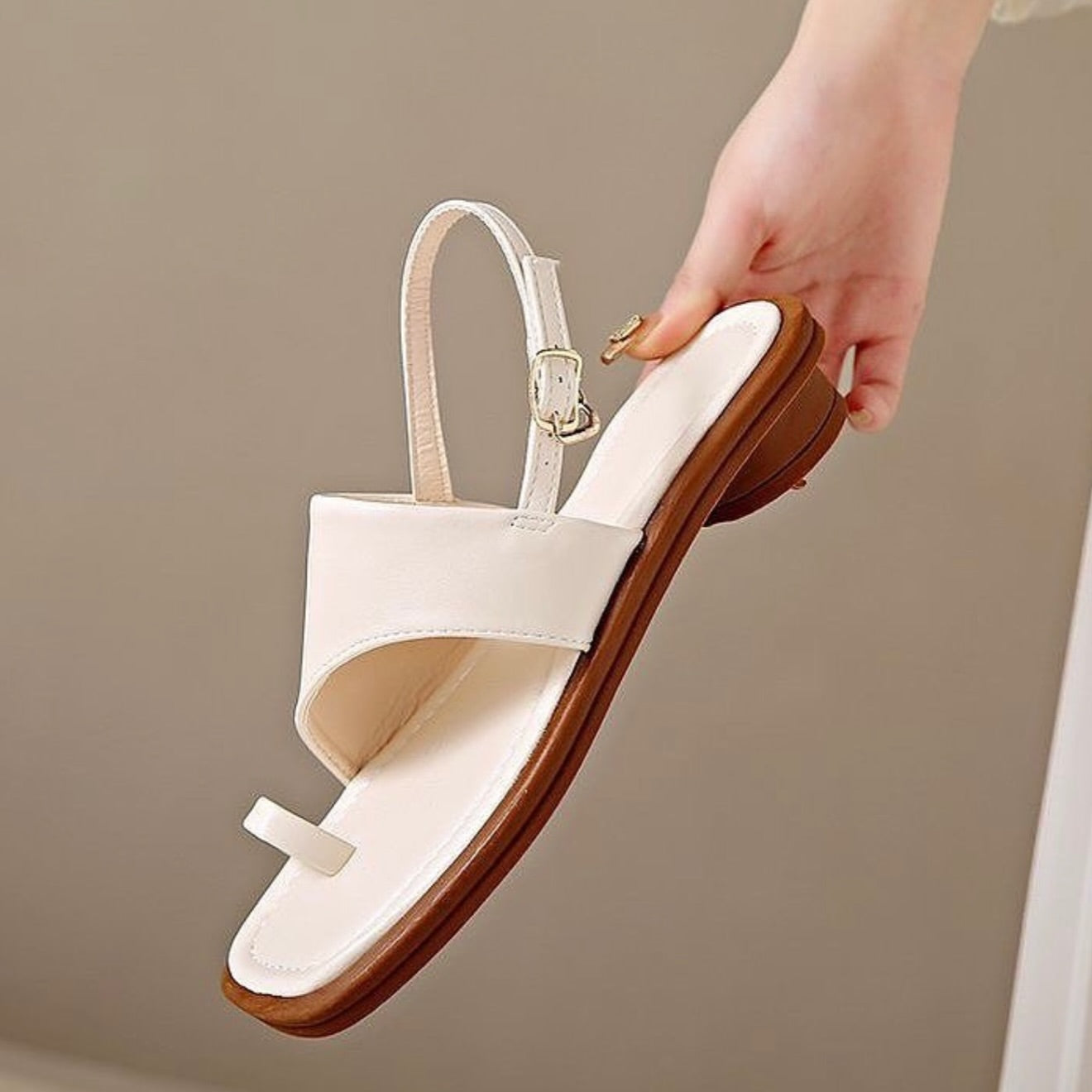 Ladies' Toe Loop Slingback Flat Sandals