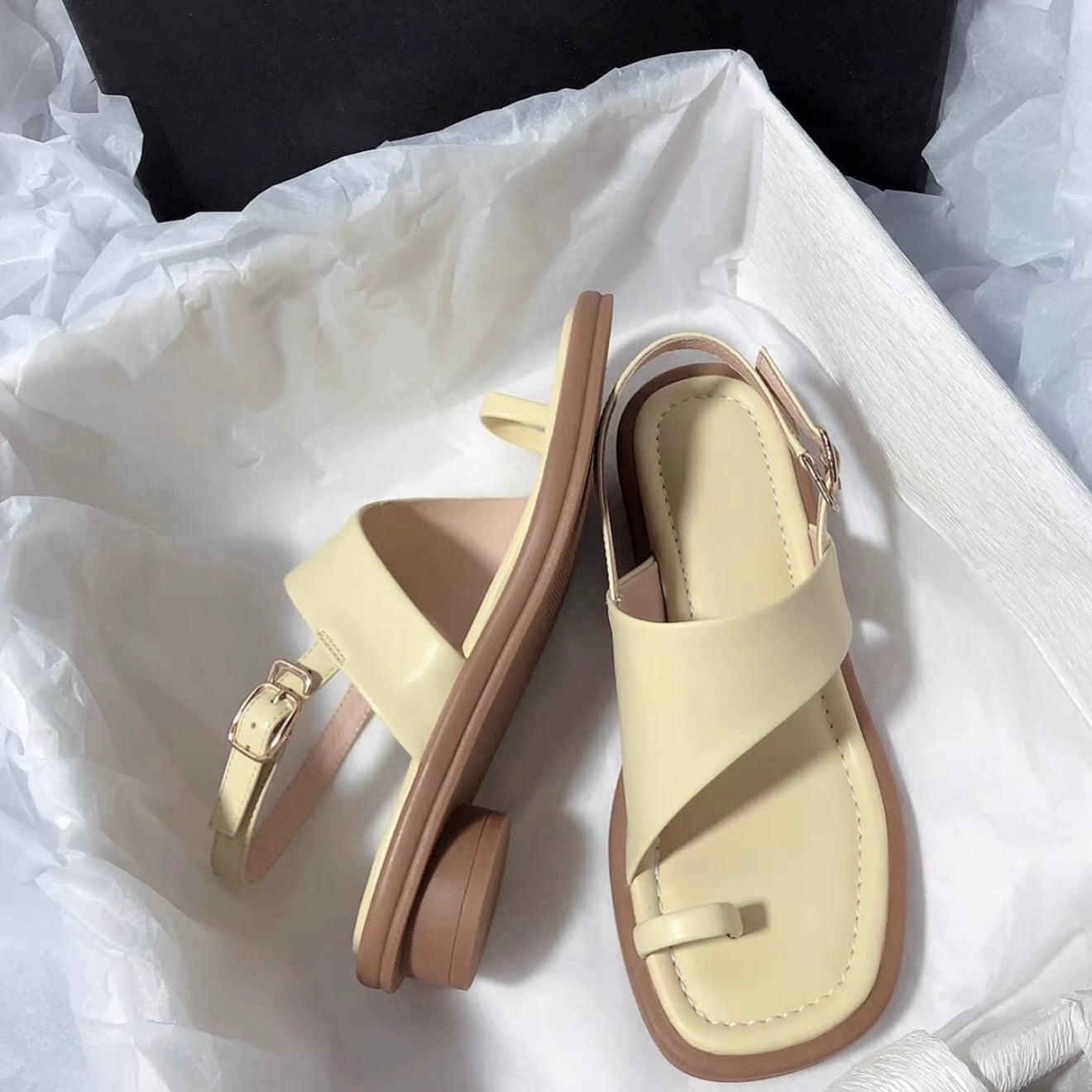 Ladies' Toe Loop Slingback Flat Sandals