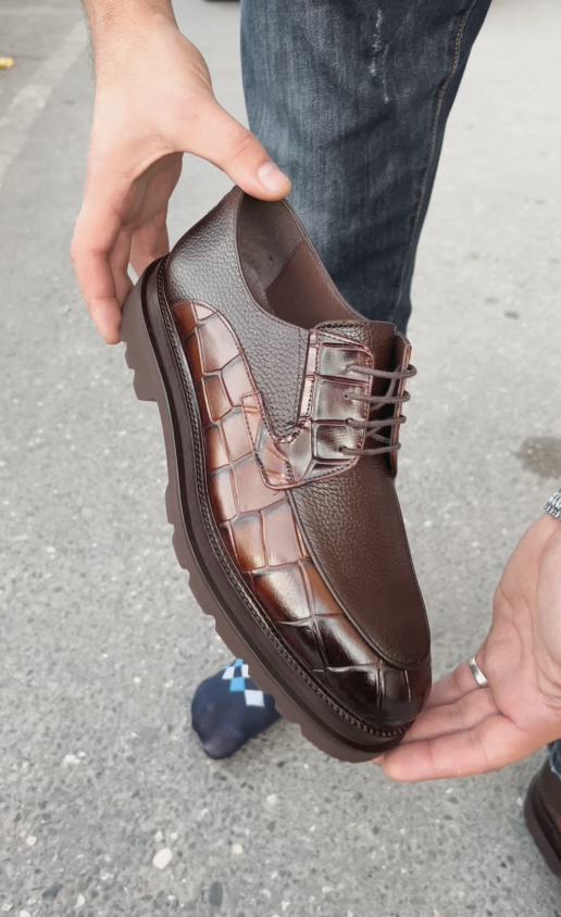 Thick Lug Sole Lace-Up Dress Shoes
