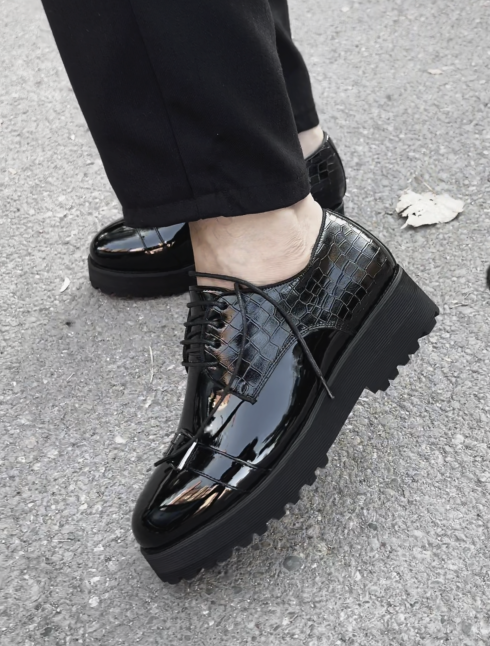 Crocodile-Embossed Patent Leather Monk Strap Derby Shoes