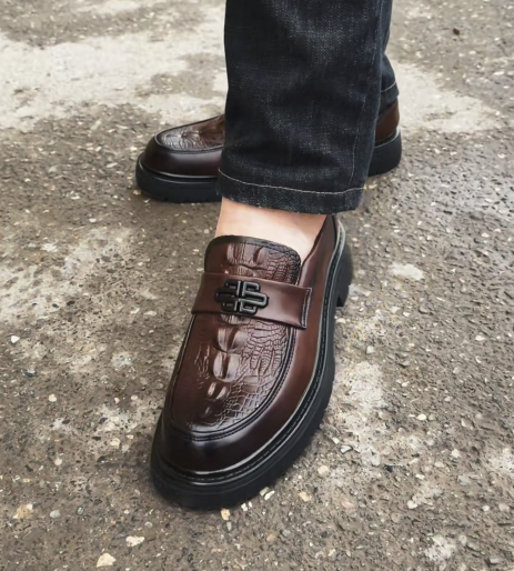 Crocodile-Embossed Leather Chinese Knot Buckle Loafers