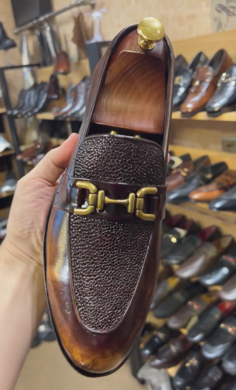 Men's Polished Gradient Leather Slip-On Dress Shoes