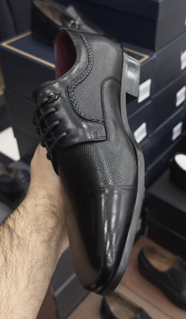 Men's Pebbled Leather Lace-Up Dress Shoes