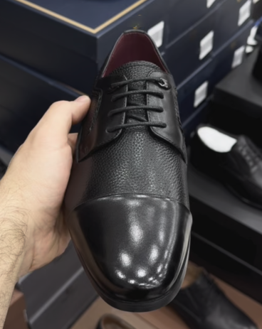 Men's Pebbled Leather Lace-Up Dress Shoes