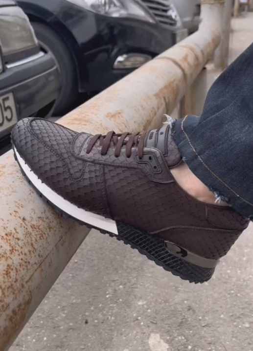 Men's Snake Pattern Leather Retro Sneakers