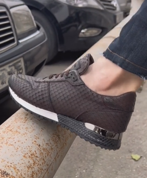 Men's Snake Pattern Leather Retro Sneakers