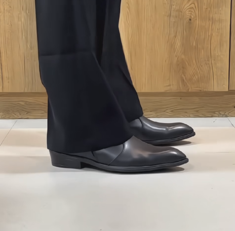 Men's Classic Pointed-Toe Chelsea Boots