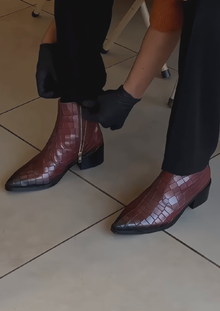 Men's Crocodile Embossed Pointed-Toe Ankle Boots