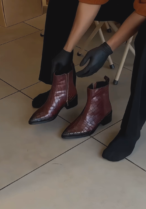 Men's Crocodile Embossed Pointed-Toe Ankle Boots
