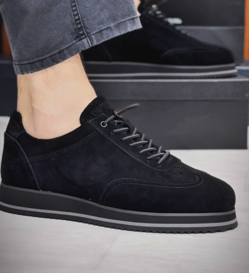 Men's Black Suede Retro Casual Sneakers