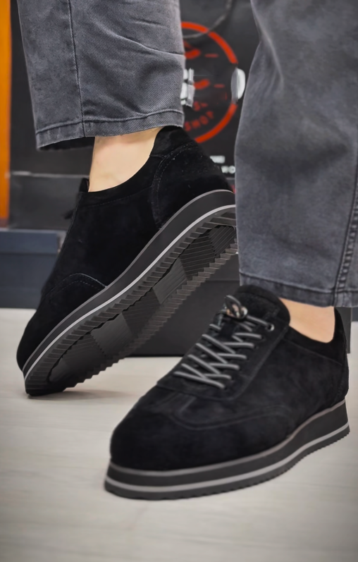 Men's Black Suede Retro Casual Sneakers