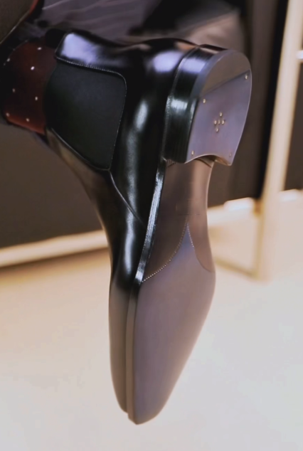 Men's Hand-Polished Black Chelsea Boots