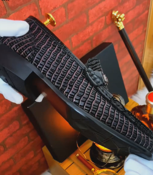 Men's Crocodile-Embossed Leather Loafers