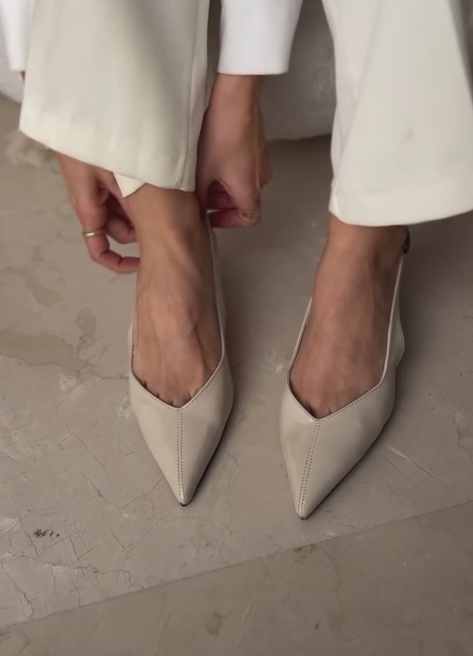 Ladies' Sculptural V-Cut Backless Stiletto Pumps