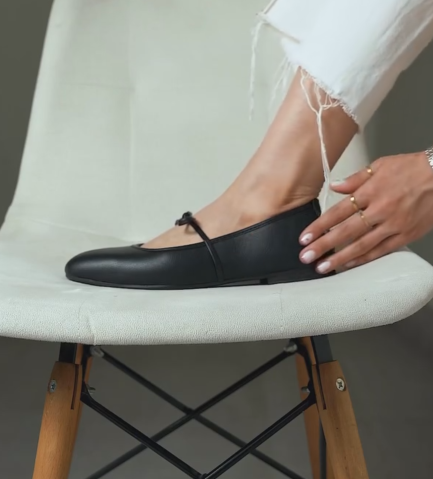Ladies' Bow Detail Crisscross Strap Square-Toe Mary Jane Flats