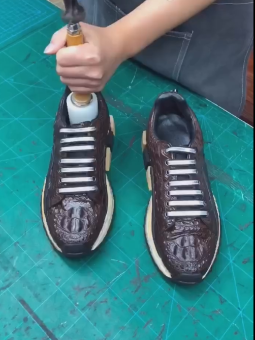 Men's Luxury Handcrafted Retro Casual Sneakers