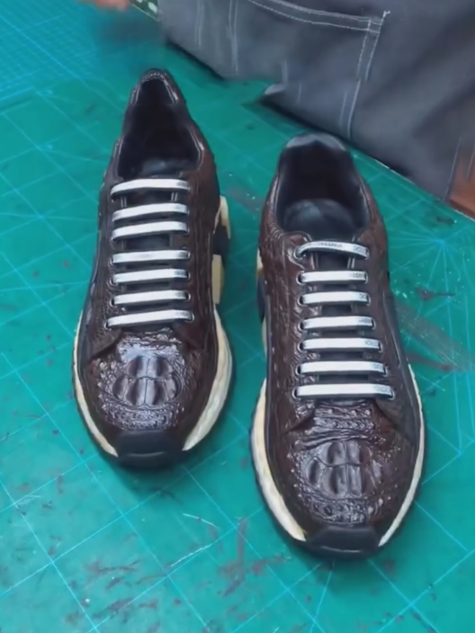 Men's Luxury Handcrafted Retro Casual Sneakers