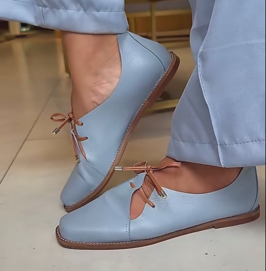Ladies' Square-Toe Lace-Up Leather Flats