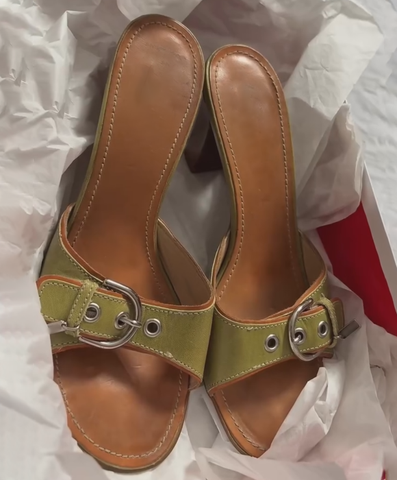 Vintage Buckle Detail Leather Block Heel Mules