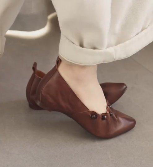 Vintage-Inspired Beaded Pointed Toe Leather Flats