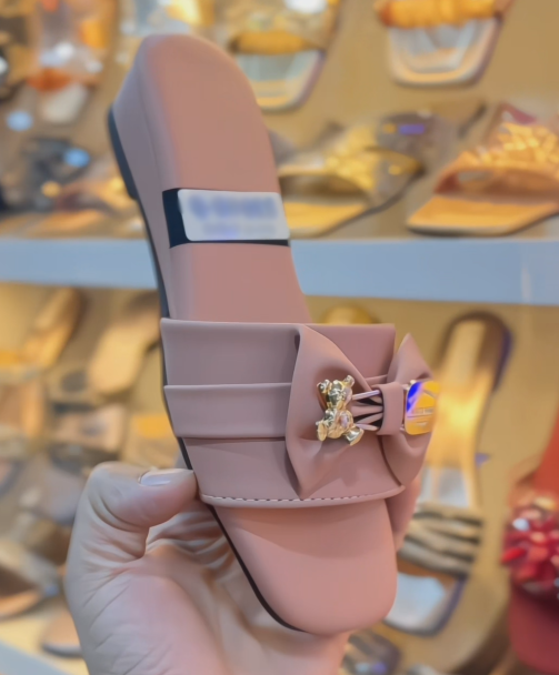 Ladies Teddy Bear Bow Accent Slide Sandals