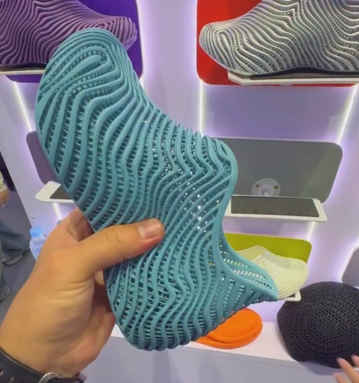 3D Printed Wave-Pattern Breathable Slip-On Sneakers