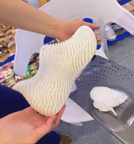 3D Printed Wave-Pattern Breathable Slip-On Sneakers