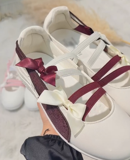 Ladies' Ballet-Inspired Bow & Lace Mary Jane Flats