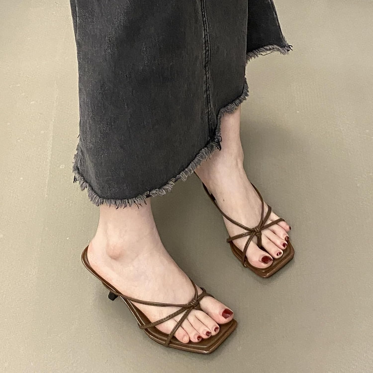 Ladies' Knotted Strap Square-Toe Thong Mule Heels